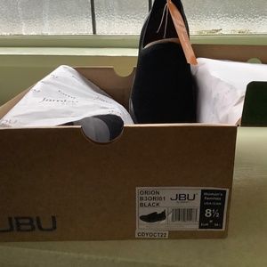 JBU Orion Slip-On Shoe NWTs extremely light weight!
